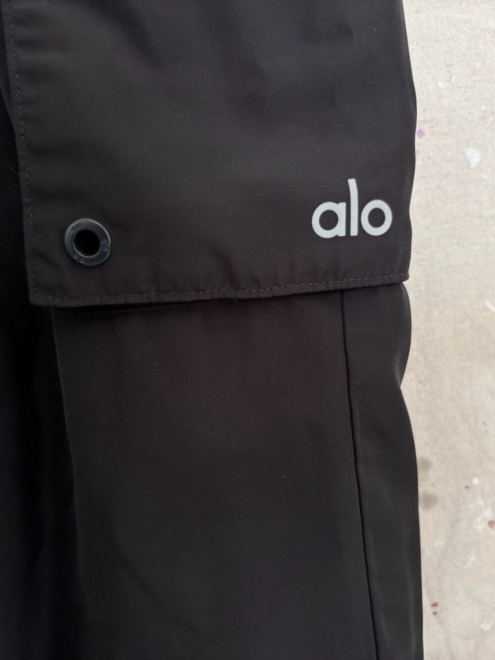 Alo Yoga It Girl Cargo Jogger Pant - Picture 4 of 5